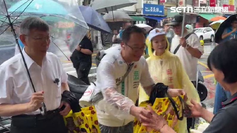 邱于珊緊跟柯文哲爭取曝光