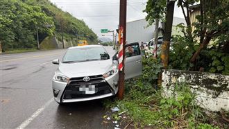 前義消駕車昏厥撞上號誌桿！送醫搶救不治