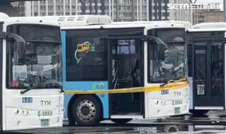 新／煞車沒拉…司機遭客運夾輾「卡車底」