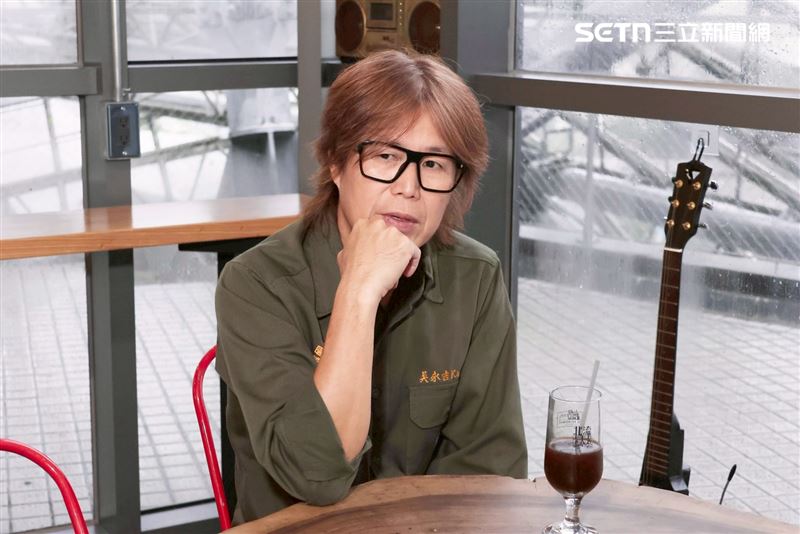 吳永吉分享專輯人生故事，礦工之子揭心酸身世。（圖／記者田俊彥攝影）