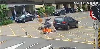 台中外送員遭休旅攔腰撞　噴飛車瞬間解體