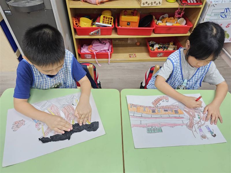 大榕樹傾倒重生，深坑附幼推繪本見證生命教育。（圖／深坑國小附設幼兒園提供）