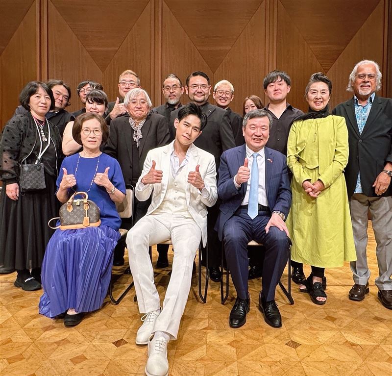 台灣駐日代表李逸洋也偕同夫人到場欣賞演出。（圖／好好娛樂提供）