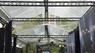 不怕北部連日暴雨　金曲紅毯打造遮雨棚