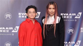 樂團主唱才動完手術　金曲紅毯爆身體不適