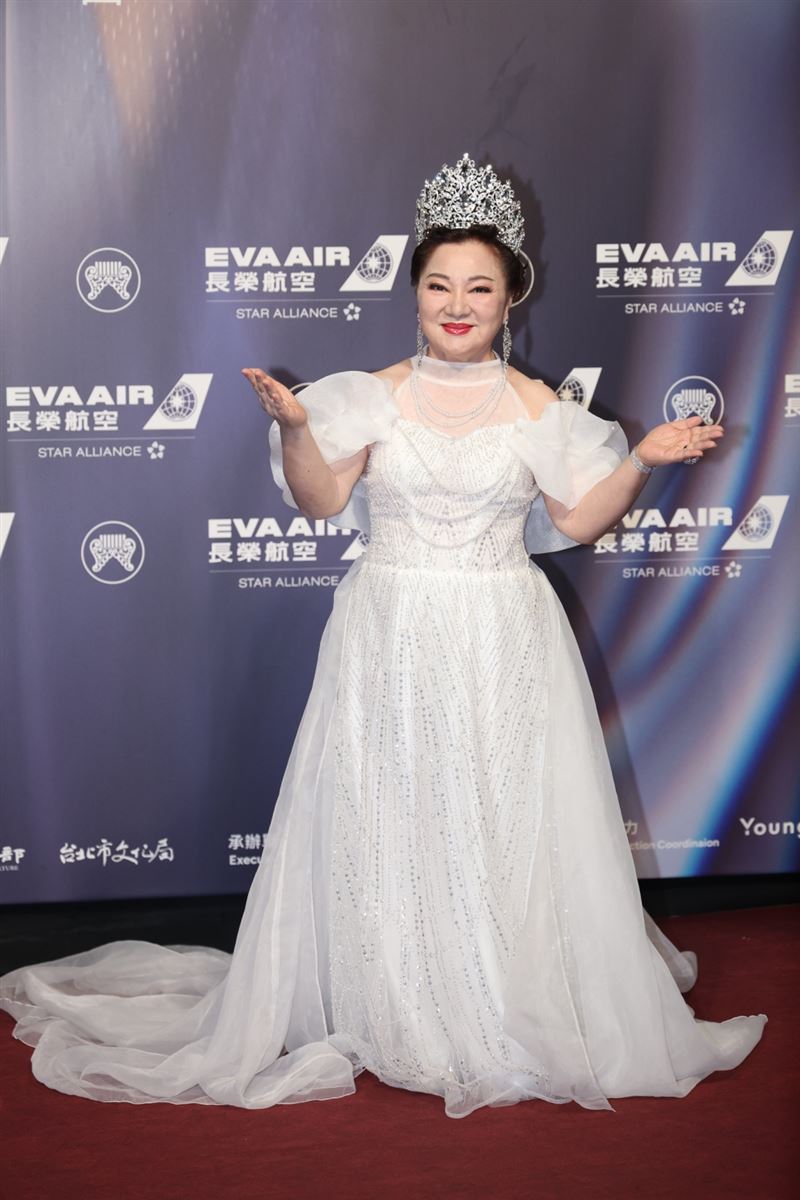 白冰冰日前盛裝出席第37屆金曲獎頒獎典禮，被讚像是「白雪公主」般美麗。（圖／記者鄭孟晃、田俊彥攝影）