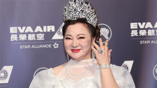 白冰冰12克拉鑽戒上身　金曲前稟報白曉燕