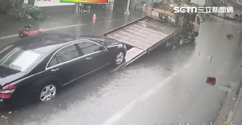 卡了將近3小時，才等到道路救援