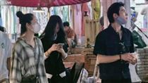 郭碧婷逛夜市被捕獲　向佐一口氣買8個包