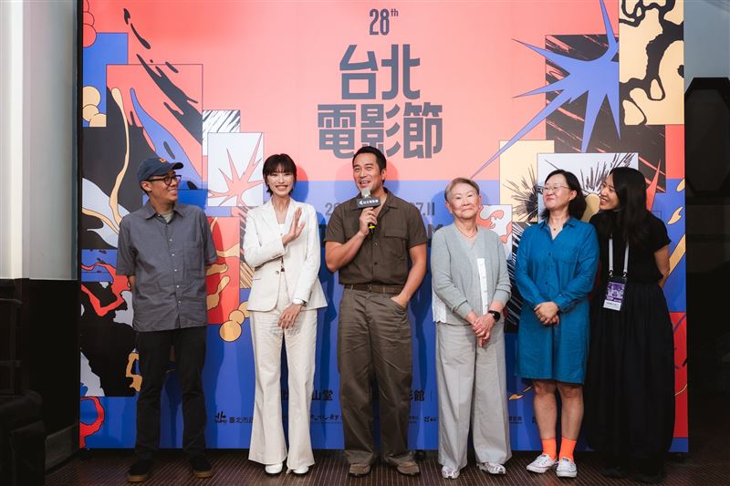 《苦力》導演陳駿霖執、香港演員王丹妮、影帝張孝全、監製朱美蓮與製片李仁兒到場分享拍攝甘苦談。（圖／台北電影節提供）