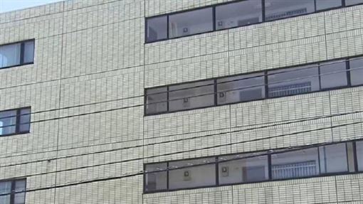 女伴屍1週才報案父親過世　警當場逮人