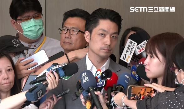 針對巨石砸穿圓山保齡球館，蔣萬安表示，大地處即刻到現場緊急應變，警察局也對登山步道拉起封鎖確保整體安全，今天一早跨局處即刻進行現勘（圖／翻攝畫面）