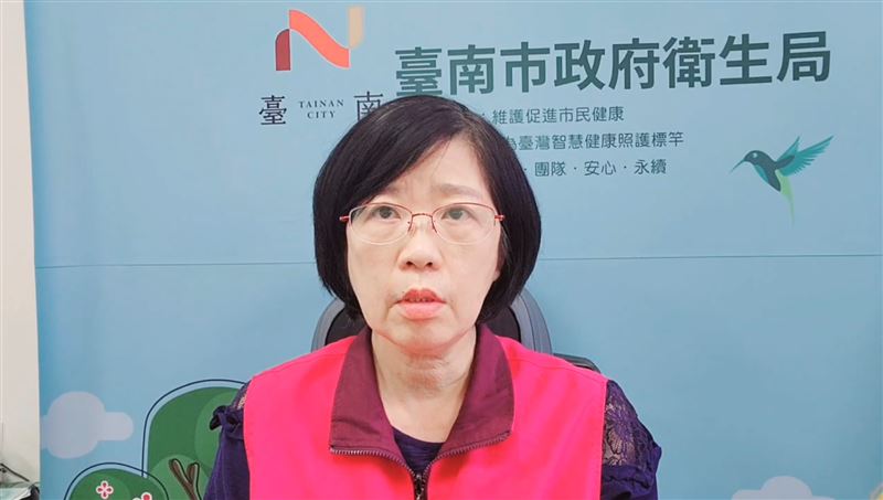 台南市衛生局呼籲，民眾在餐廳用餐應共同維護食品衛生及公共秩序，切勿因惡作劇或拍攝影片等目的污染餐點。（圖／翻攝畫面）