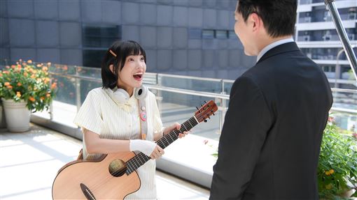 脫口秀女神追星成功　巧遇黃少祺彈唱告白