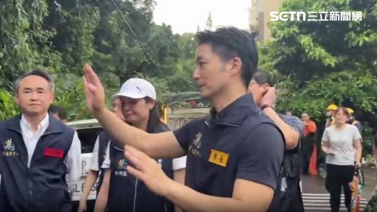 台北再遇暴雨，市長蔣萬安在第一時間趕赴現場勘災，但當地民眾依舊怒氣難消