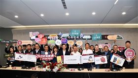 台中市消防局,熱心,公益,義賣,六隻小豬,繪本,捐贈,亞昕國際開發姚政岳（圖／台中市消防局提供）