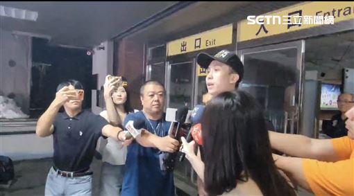 孫安佐遭目擊右耳一塊黑　真相曝光了