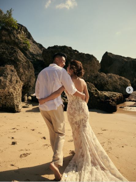 婚紗側拍照曝光。（圖／翻攝自瘦子IG）