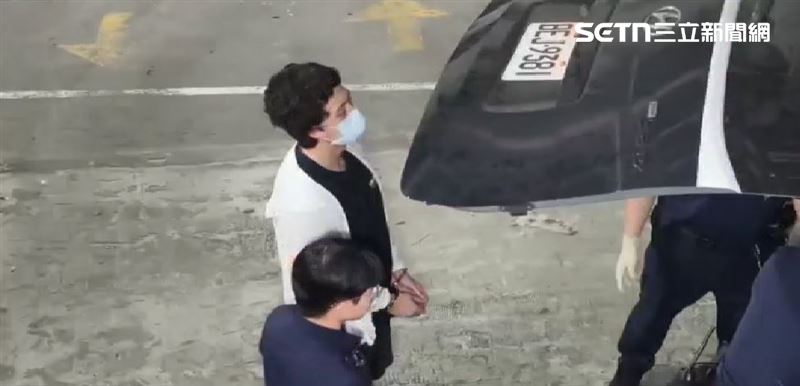 孫安佐被逮時，對於記者提問不發一語