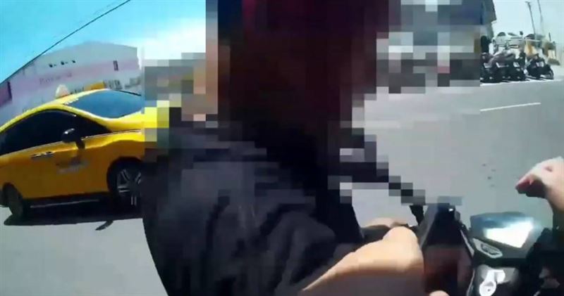周姓男子毒駕上路,遇攔查還試圖衝撞遭警方逮捕。(圖/翻攝畫面)