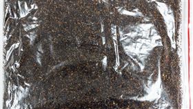 一批中國桂花被檢出殘留農藥磷化氫0.044ppm及蘇丹色素3號，兩者均不得檢出，遭銷毀。（圖／食藥署提供）
