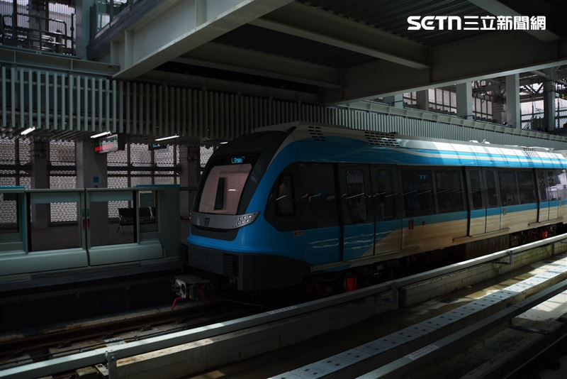 新北捷運三鶯線通車前系統可用度高達99.9094%、列車妥善率百分之百，通車後卻接連發生號誌、消防警訊及供電異常。（圖／記者張宣恩攝影）