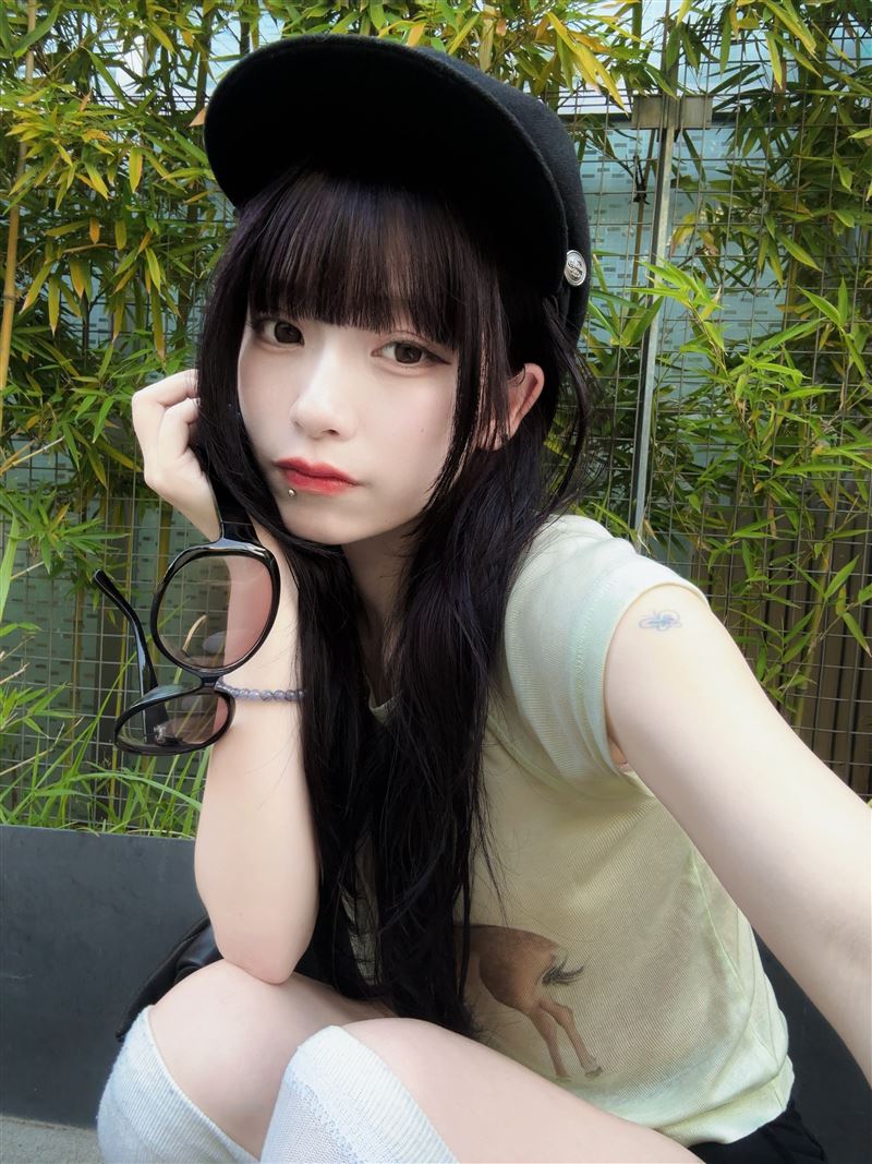 日本寫真女星兼網紅三野宮鈴。（圖／翻攝自IG @suzuchan.1）