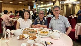 福容大飯店台北一館餐飲今（30）日正式熄燈！上午還不到用餐時間，館內福粵樓港式飲茶、順園日式料理已有不少熟客特地回館。（圖／記者李育道攝影）