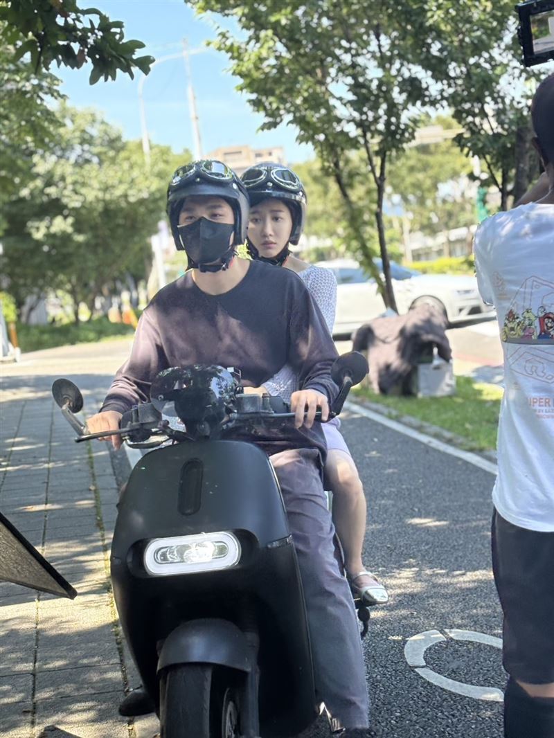 王晴挑戰失明角色，細膩詮釋失去孩子與愛人的悲痛情緒。（圖／民視提供）