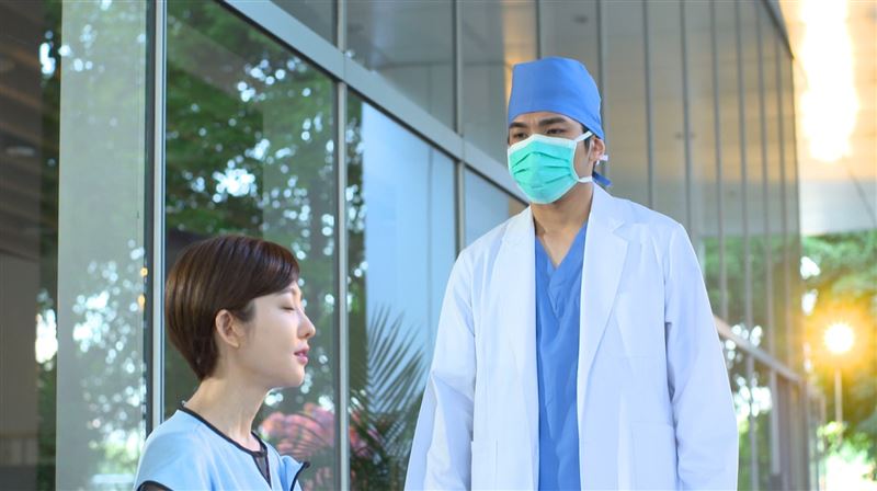 吳政澔墜海後毀容，卻暗中保護王晴。（圖／民視提供）