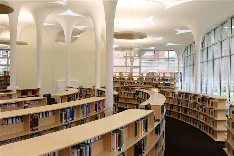 台大社科院辜振甫先生紀念圖書館，是台灣第一座「地板輻射冷卻空調系統」。（圖／辜振甫先生紀念圖書館臉書）