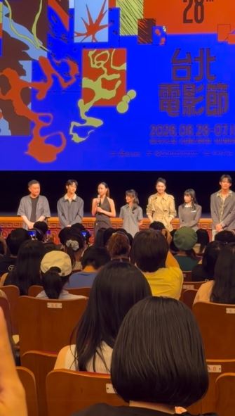 小S女兒出演《聰明鎮》，不只S家到場力挺，賈永婕也現身觀影。（圖／翻攝自賈永婕的跑跳人生臉書）