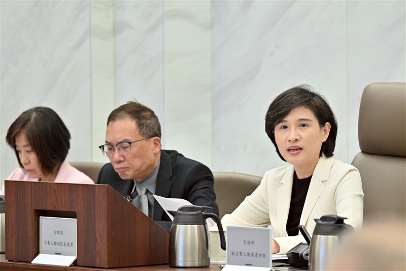 行政院副院長鄭麗君今（30）日主持「行政院觀光產業振興諮詢會議」第5次會議。（圖／行政院提供）