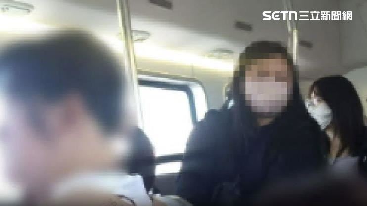 黑衣女子並沒有向李小姐道歉