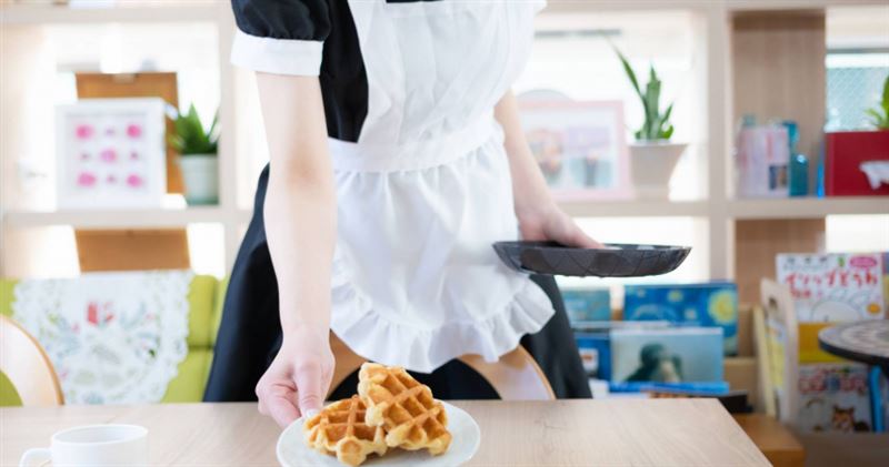 有日本網友認為,若女僕咖啡廳店員主動動「哥哥好帥」,代表可能還不夠帥。(示意圖/photoAC)