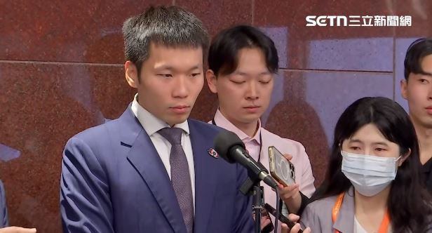 運動部長李洋立法院受訪,對於傳出想請辭,他表示自己也蠻錯愕,自己想要繼續做(圖/翻攝畫面)