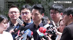 台北市長蔣萬安訪視富台社區增設電梯前受訪（圖／翻攝畫面）