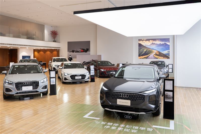 展間最多可同時展示8輛新車。（圖／Audi提供）