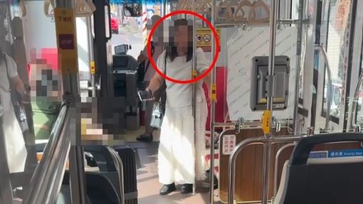婦人遭控插隊…秀台大法律系證書大鬧客運