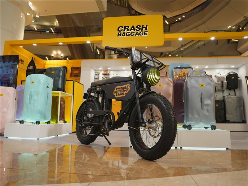 Crash Baggage&nbsp;&times;&nbsp;Unimoke聯名電輔車。（圖／品牌業者提供）