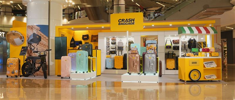 Crash Baggage首次進駐新竹，即日起至7月26日在Big City遠東巨城百貨1F打造期間限定快閃店。（圖／品牌業者提供）
