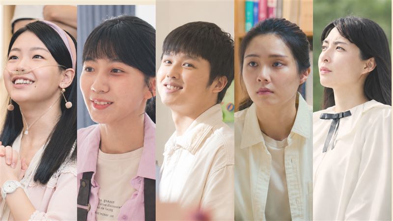(左起)林靖茜、許紫柔、陳鼎中、陳甄、黃湘婷飾演年輕血癌患者。(圖/大愛提供)