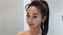 三級片女星車禍撞電線桿　骨盆骨折急送醫