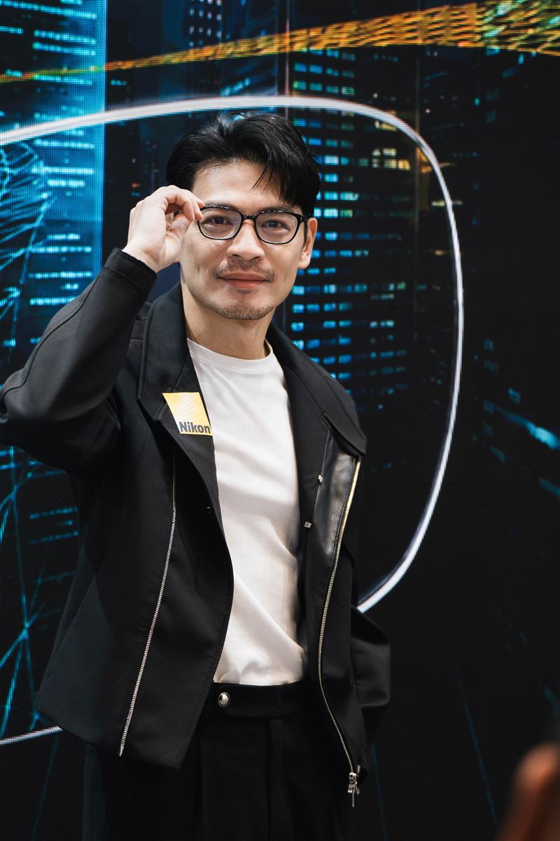 Nikon Z系列鏡片代言人阿Ken今天出席台中活動。(圖/Nikon Lenswear提供)