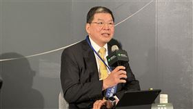 國泰投信風波　李長庚：未比對金控系統釀錯國泰金1日舉辦第十屆國泰永續金融暨氣候變遷高峰論壇。談及國泰投信誤踩利害關係人投資事件，國泰金總經理李長庚（圖）表示，確實是連續烏龍所致，國泰世華銀前董事長郭明鑑擔任世芯獨董時未向投信申報，投信覆核漏掉，去年7月未與金控申報系統比對所致。中央社記者蘇思云攝　115年7月1日