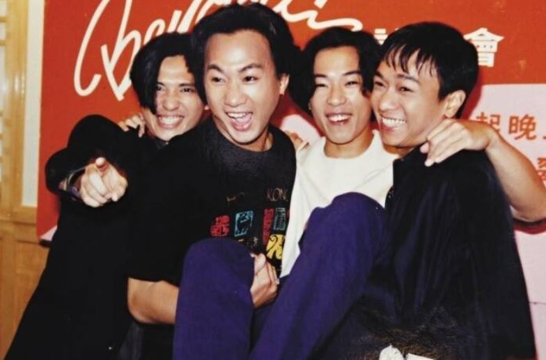 Beyond靈魂人物黃家駒(左二)逝世33年。(圖/翻攝自香港星島日報)