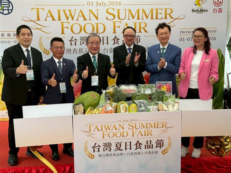 高雄農產海外通路再突破，香蕉品牌「台灣蕉新星」上架昇菘超市。（圖／高雄市政府提供）