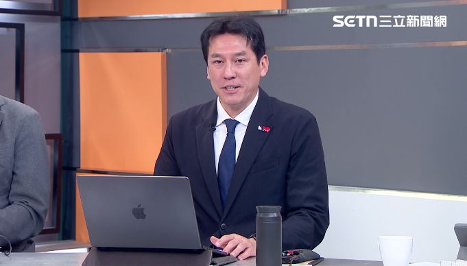資深媒體人黃暐瀚呼籲別無腦站隊。(圖/前進新台灣)