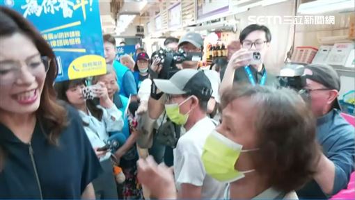 鄭麗文掃木柵市場遭嗆「共產黨加油」