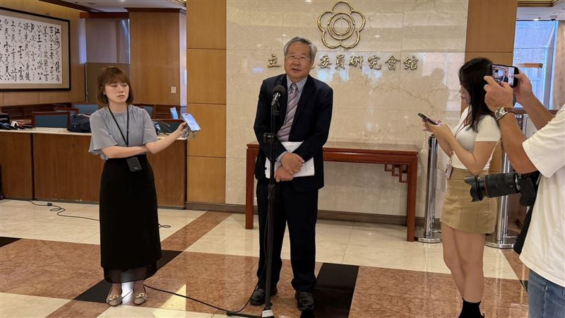 質詢拿殉職開玩笑!許忠信昨道歉今改口